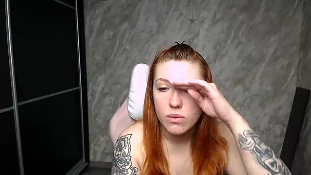 Snapshot of Reginasmilee chatting on February 2026 02:40:02 AM Reginasmilee online show from February 2026 02:40:02 AM