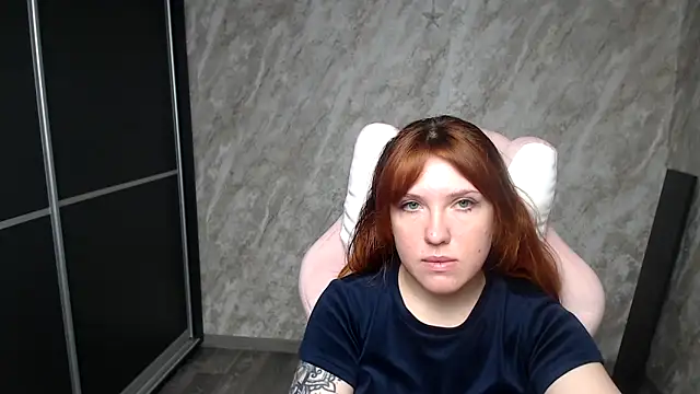 Snapshot of Reginasmilee chatting on February 2026 04:52:02 AM Reginasmilee online show from February 2026 04:52:02 AM