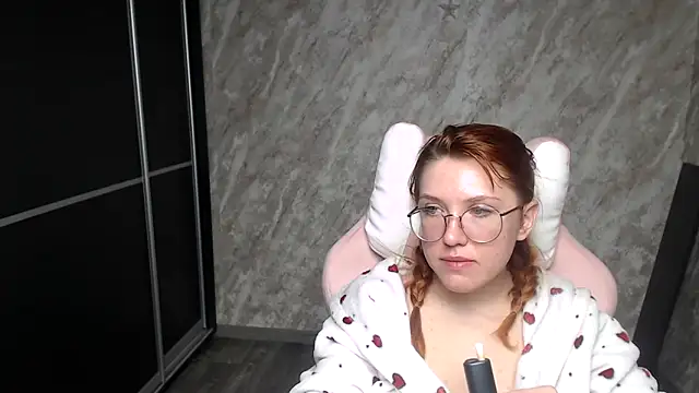 Snapshot of Reginasmilee chatting on February 2026 03:13:02 PM Reginasmilee online show from February 2026 03:13:02 PM