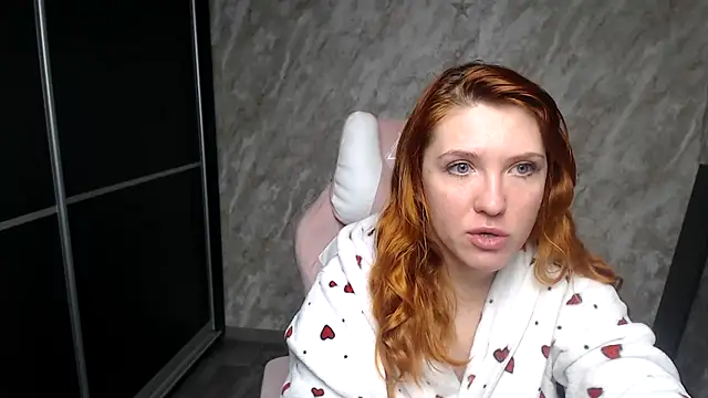 Snapshot of Reginasmilee chatting on February 2026 04:21:02 AM Reginasmilee online show from February 2026 04:21:02 AM