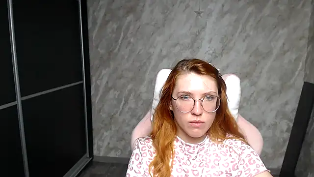 Snapshot of Reginasmilee chatting on March 2026 02:14:02 AM Reginasmilee online show from March 2026 02:14:02 AM