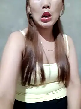 Snapshot of Emma-18h chatting on July 2026 11:22:01 PM Emma-18h online show from July 2026 11:22:01 PM