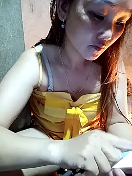 Snapshot of Emma-18h chatting on August 2026 01:20:01 PM Emma-18h online show from August 2026 01:20:01 PM