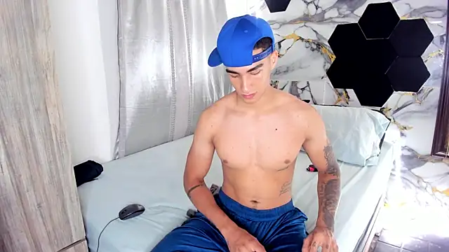 Snapshot of Goldendesirexx chatting on August 2026 10:45:01 PM Goldendesirexx online show from August 2026 10:45:01 PM