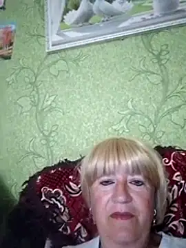 Snapshot of EmmaSwan555 chatting on July 2026 11:18:01 AM EmmaSwan555 online show from July 2026 11:18:01 AM