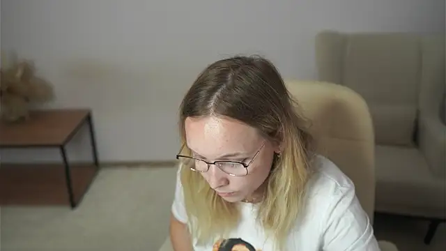 OraliaRokusek online show from July 2026 03:03:02 PM