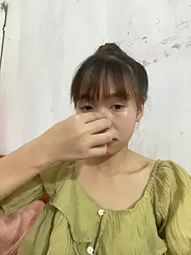 Snapshot of Nhii_Cum chatting on June 2026 05:57:01 AM Nhii Cum online show from June 2026 05:57:01 AM