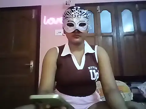 HOT  QUEEN001 online show from July 2026 04:21:01 PM