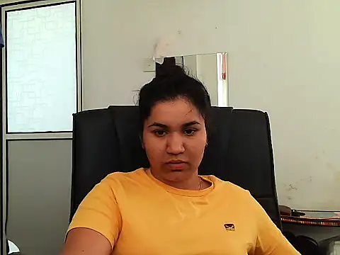 Snapshot of Mashi_Queen chatting on July 2026 08:05:01 AM Mashi Queen online show from July 2026 08:05:01 AM