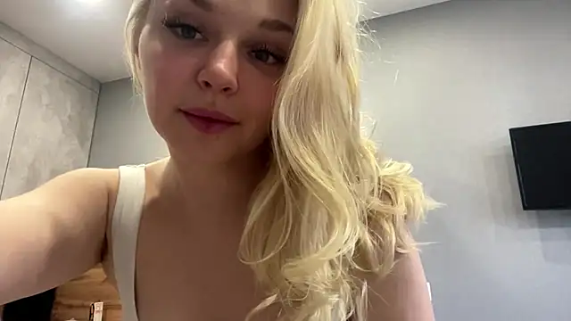 Snapshot of EvelynStars chatting on July 2026 03:34:02 PM EvelynStars online show from July 2026 03:34:02 PM