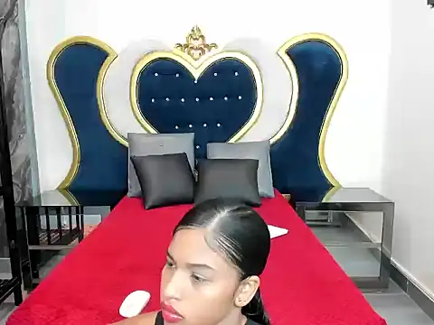 Snapshot of MichellOquendo chatting on July 2026 11:38:02 AM MichellOquendo online show from July 2026 11:38:02 AM
