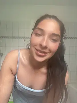 Snapshot of Laura_nx chatting on July 2026 11:49:01 AM Laura nx online show from July 2026 11:49:01 AM