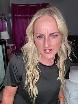 Snapshot of SexySophiex chatting on July 2026 07:55:01 PM SexySophiex online show from July 2026 07:55:01 PM