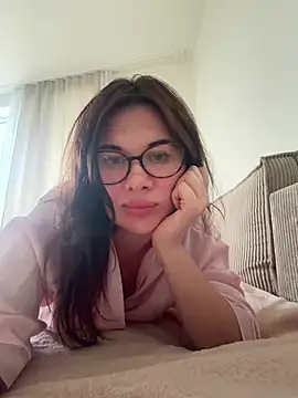 Sophie Virginia online show from July 2026 06:46:02 PM