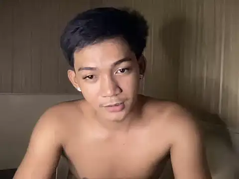 YourcumBoy77 online show from July 2026 01:36:01 PM
