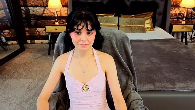 Milena Lynn online show from July 2026 03:19:02 PM