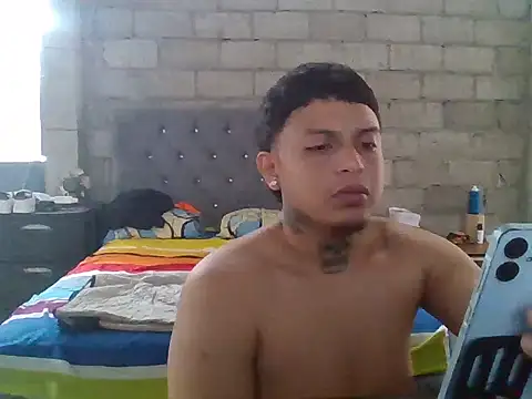 Snapshot of Geampi33 chatting on July 2026 07:27:01 PM Geampi33 online show from July 2026 07:27:01 PM