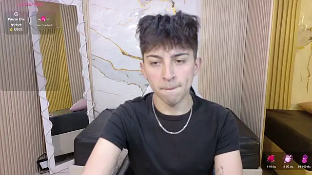 Snapshot of zane_tay chatting on July 2026 07:07:01 PM zane tay online show from July 2026 07:07:01 PM