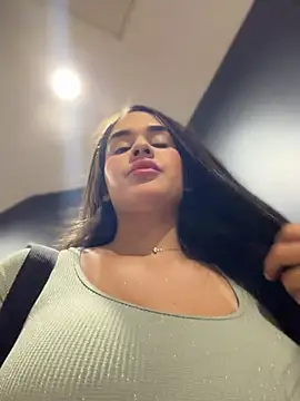 BellaLeclair  online show from July 2026 08:33:01 PM