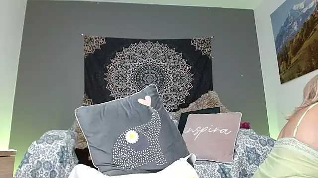 katiasupreme1 online show from October 2025 04:53:02 PM