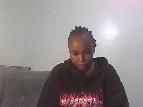Snapshot of Sassy_pie chatting on July 2026 12:04:01 AM Sassy pie online show from July 2026 12:04:01 AM
