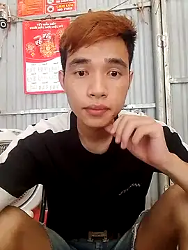 Snapshot of Locphuq chatting on July 2026 09:11:02 AM Locphuq online show from July 2026 09:11:02 AM