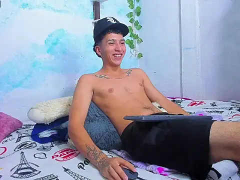 Snapshot of aaron_mercury_x chatting on July 2026 02:23:02 PM aaron mercury x online show from July 2026 02:23:02 PM