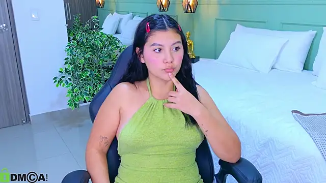 EMILIIA  LUXE   online show from July 2026 07:41:02 PM