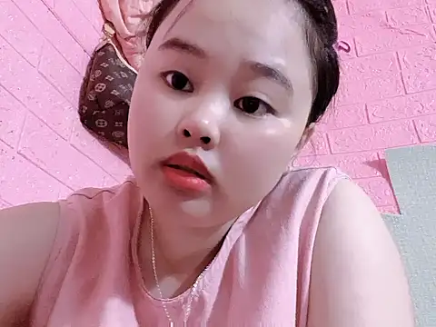 Snapshot of Minee99 chatting on July 2026 08:32:01 AM Minee99 online show from July 2026 08:32:01 AM