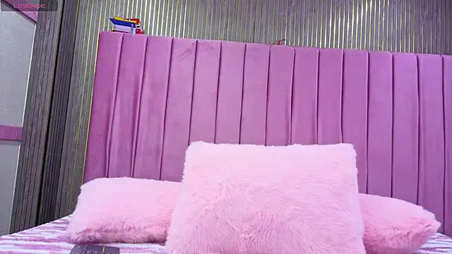 Snapshot of Sofia_Messy- chatting on July 2026 04:08:01 AM Sofia Messy- online show from July 2026 04:08:01 AM