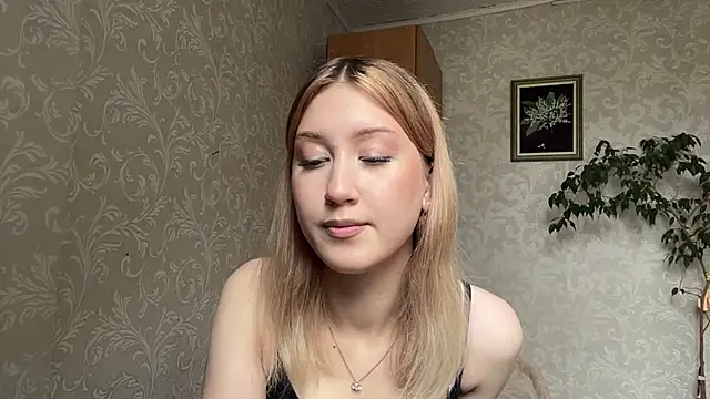 Snapshot of ArianneQuilantang chatting on July 2026 10:11:02 AM ArianneQuilantang online show from July 2026 10:11:02 AM