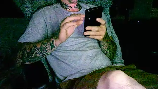 Snapshot of RiskRoll chatting on July 2026 04:11:02 PM RiskRoll online show from July 2026 04:11:02 PM
