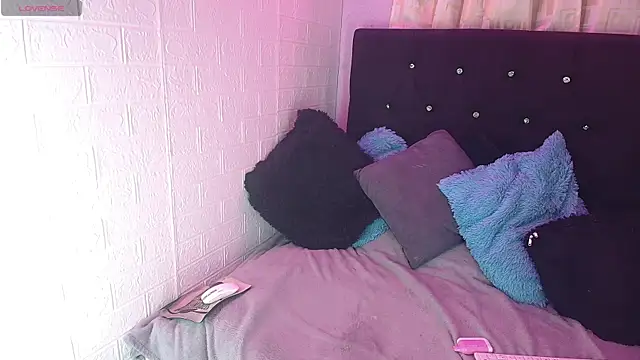 Snapshot of Tatiana_oficiall chatting on July 2026 07:06:01 AM Tatiana oficiall online show from July 2026 07:06:01 AM