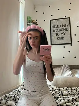 lottieraexx online show from July 2026 03:32:02 PM