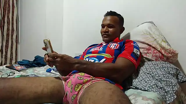 Snapshot of samario06 chatting on February 2025 05:08:01 AM samario06 online show from February 2025 05:08:01 AM