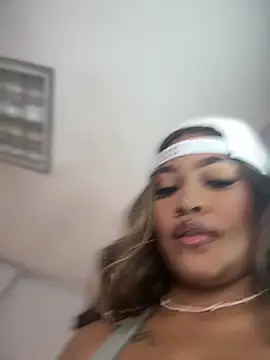 Snapshot of riri_brunnete chatting on March 2026 03:30:02 AM riri brunnete online show from March 2026 03:30:02 AM