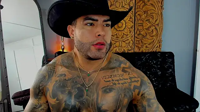 Snapshot of Aaron_Vega chatting on August 2026 01:49:02 PM Aaron Vega online show from August 2026 01:49:02 PM