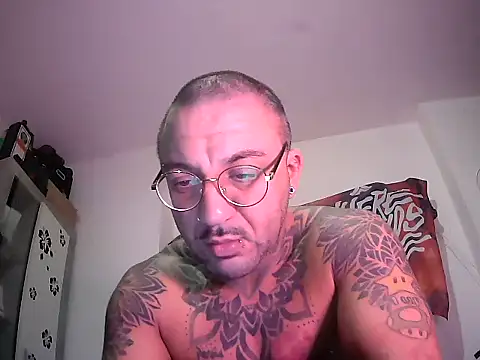 Snapshot of MagicStickBoy chatting on December 2025 08:23:01 AM MagicStickBoy online show from December 2025 08:23:01 AM