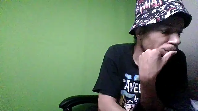 Snapshot of kingstudiobest chatting on December 2024 03:33:02 PM kingstudiobest online show from December 2024 03:33:02 PM