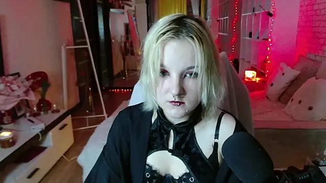 KitsuneYoru online show from July 2026 09:25:02 PM