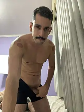 Snapshot of Raeuww chatting on August 2026 05:06:02 AM Raeuww online show from August 2026 05:06:02 AM