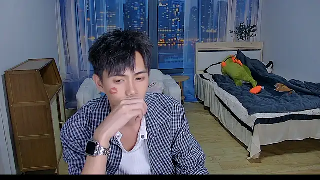 xiaoyang-FF online show from July 2026 05:56:02 PM