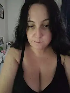 Snapshot of Wini_87 chatting on July 2026 09:35:01 PM Wini 87 online show from July 2026 09:35:01 PM