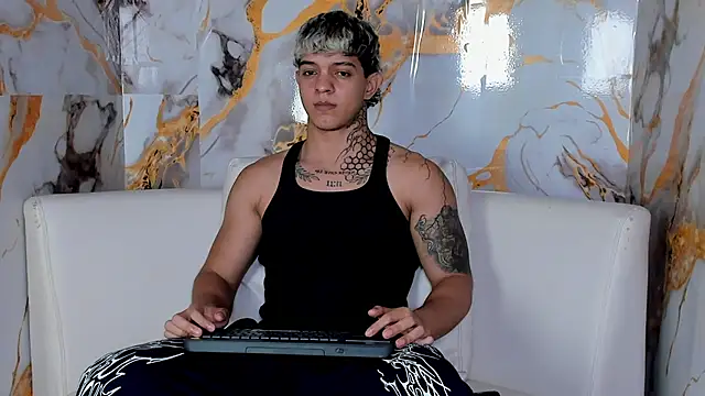 Noah  Browm online show from August 2026 07:35:01 PM