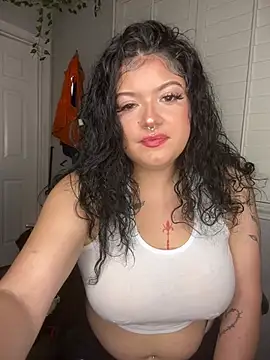 Snapshot of WeluvyouKarma chatting on August 2026 05:17:01 AM WeluvyouKarma online show from August 2026 05:17:01 AM