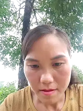 Snapshot of Qing-201 chatting on August 2026 03:20:01 AM Qing-201 online show from August 2026 03:20:01 AM