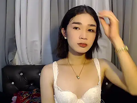 Snapshot of expensive_nadia chatting on August 2026 02:14:02 AM expensive nadia online show from August 2026 02:14:02 AM