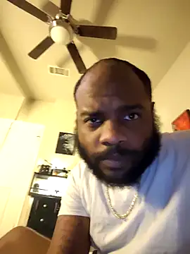Snapshot of BigHunchoDick chatting on April 2026 02:53:02 AM BigHunchoDick online show from April 2026 02:53:02 AM