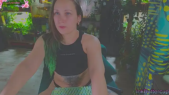 Dead Butterfly online show from October 2025 03:01:02 AM