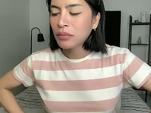 your bianca69 online show from October 2025 05:44:02 AM